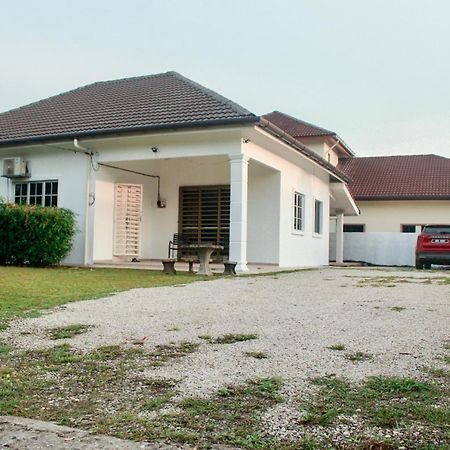 Kundang Villa @ Tasik Biru - 3 Bedrooms Bungalow Rawang Ngoại thất bức ảnh
